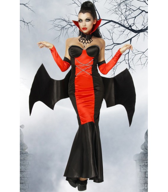 extravagantes Vampirkostüm mit Fledermausschwingen